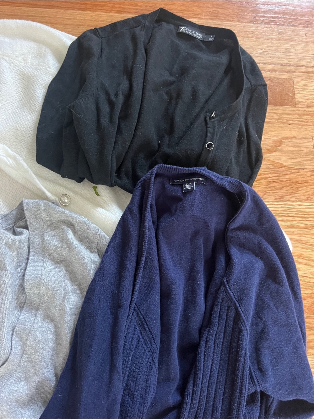 Sweater bundle - Picture 2 of 3
